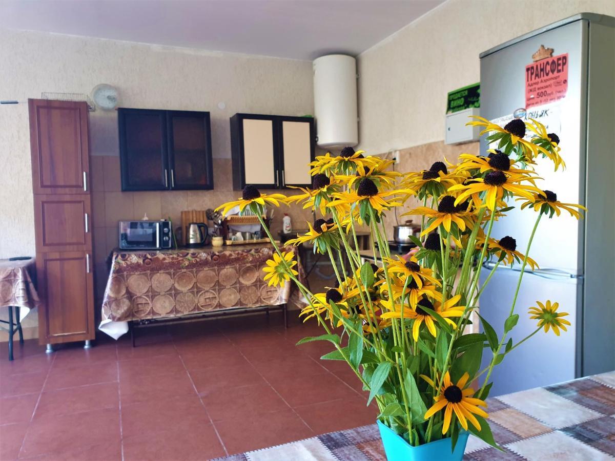 Guest House Lykhny Gagra Bagian luar foto