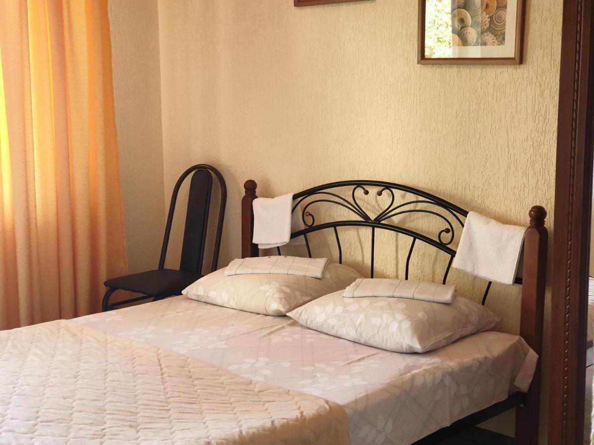 Guest House Lykhny Gagra Bagian luar foto