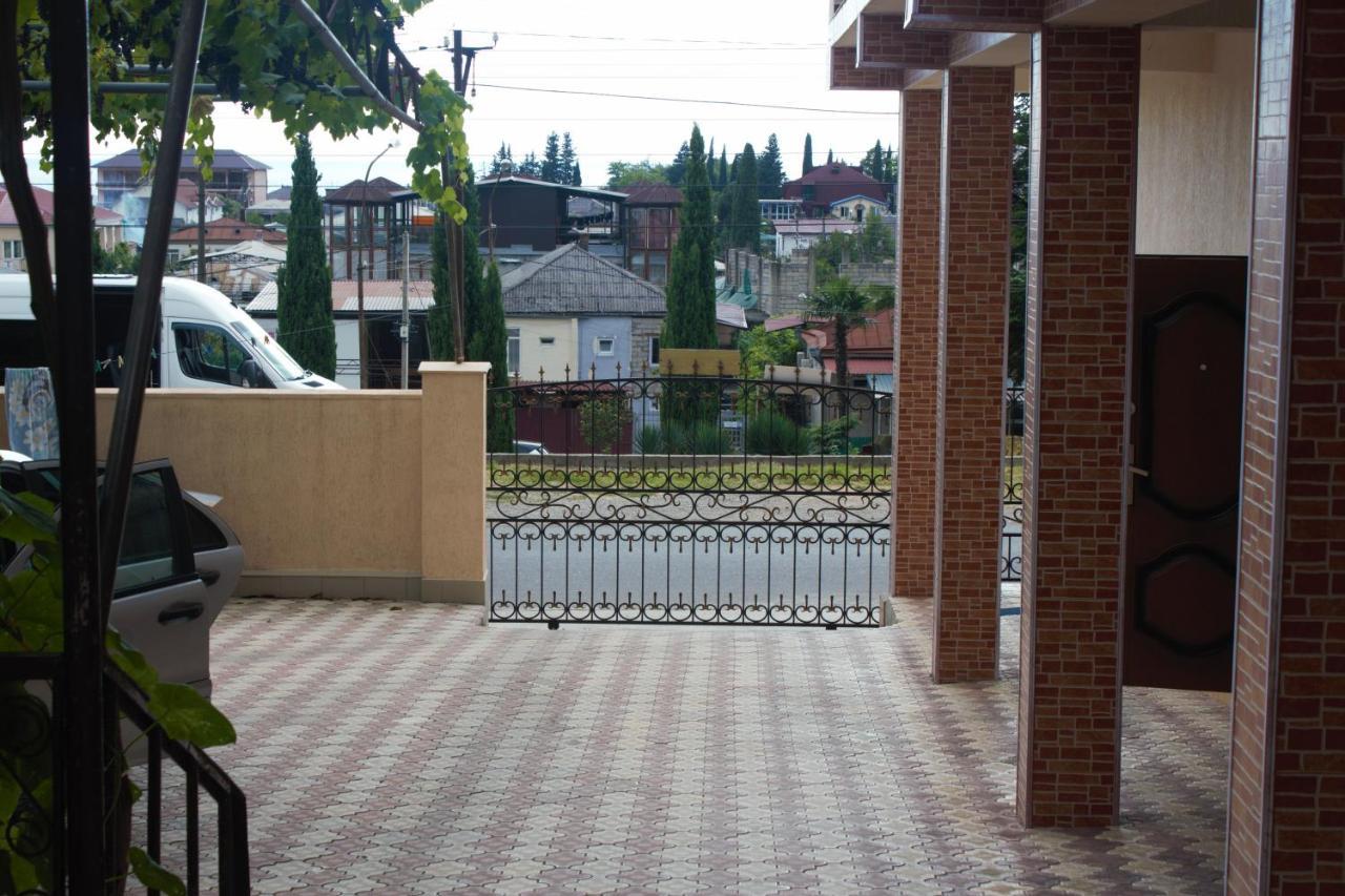 Guest House Lykhny Gagra Bagian luar foto