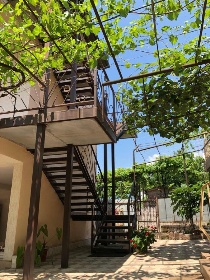 Guest House Lykhny Gagra Bagian luar foto