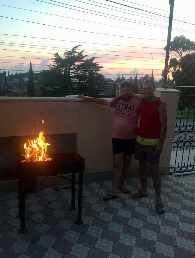 Guest House Lykhny Gagra Bagian luar foto
